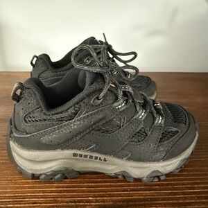 Merrell Black Moab Hiking Shoes Boots Size 10.5 W Wide